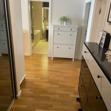 Stunning Garden Flat On The Hills Next To Old Town *