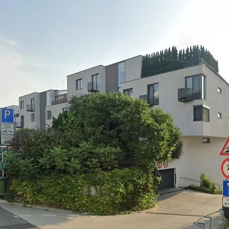 Stunning Garden Flat On The Hills Next To Old Town Bratislava